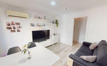 Living room of Flat for sale in Elche / Elx  with Air Conditioner and Balcony