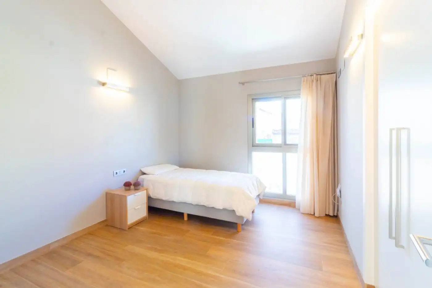 Bedroom of Houses for sale in Turís  with Air Conditioner, Heating and Private garden