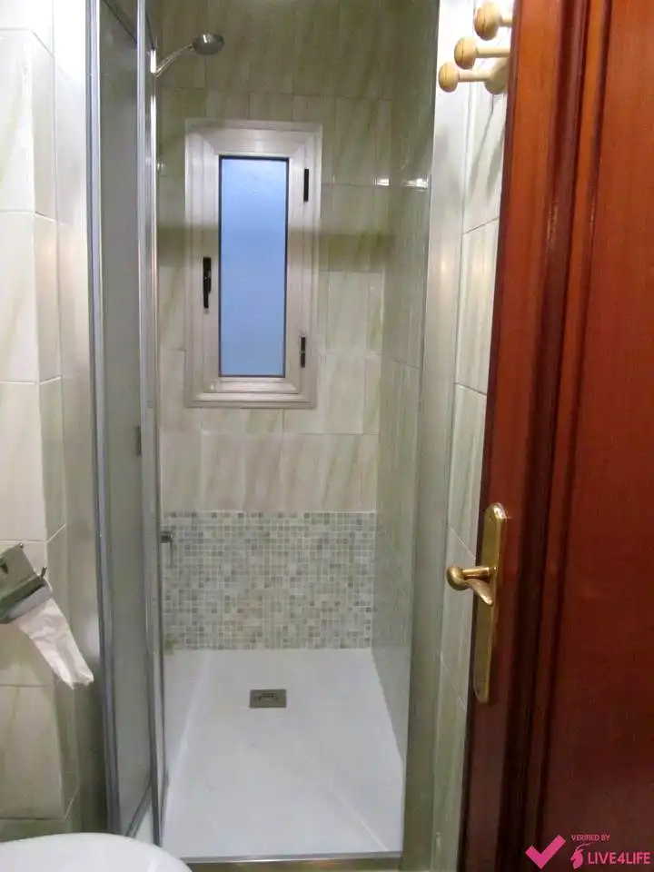 Bathroom of Flat for rent in Valencia  with Terrace and Furnished