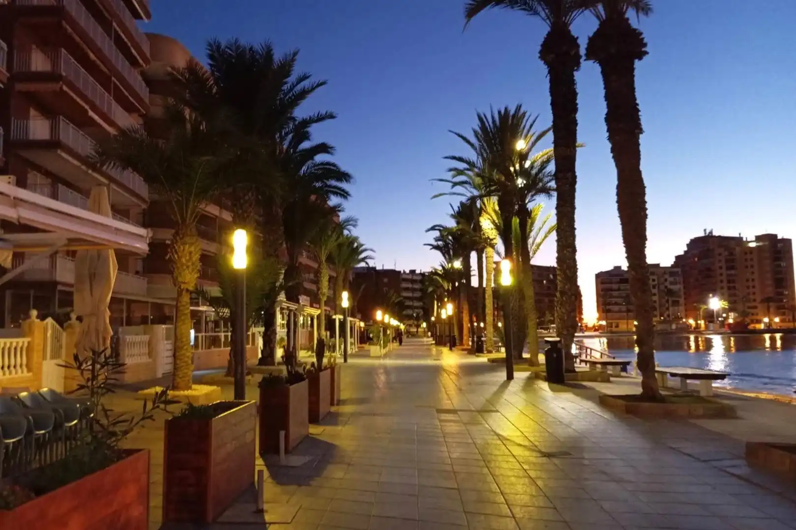 Vista exterior de Àtic en venda en Torrevieja amb Aire condicionat, Calefacció i Terrassa