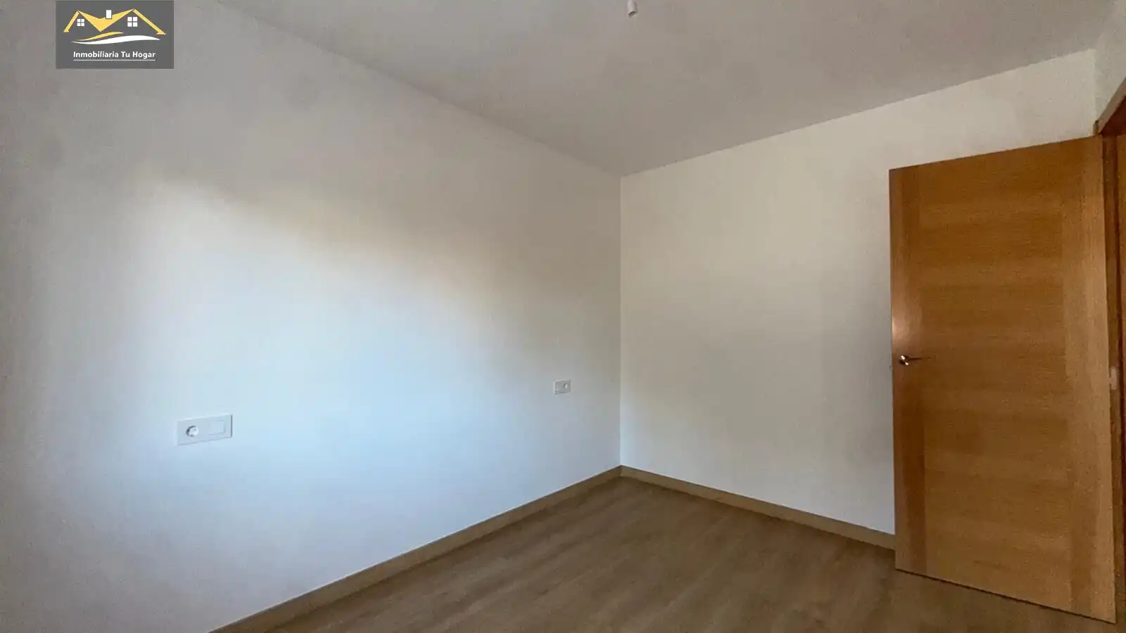 Dormitori de Casa adosada en venda en Allariz amb Calefacció, Jardí privat i Terrassa