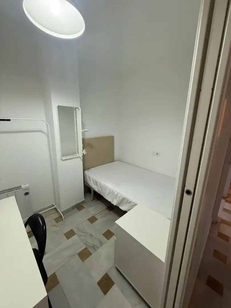 Schlafzimmer von Wohnung zur Miete in Granada mit Terrasse, Möbliert und Ofen