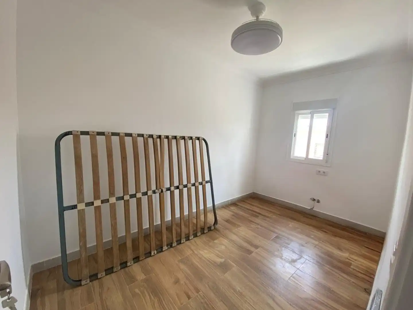 Bedroom of Flat for share in Sevilla