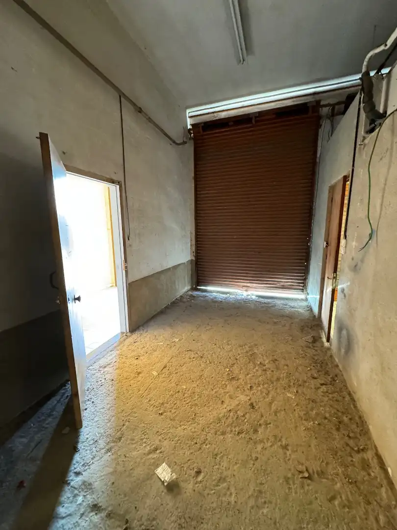 Gewerbefläche zum Verkauf in Carrer Abat Llort 6, imagen 11