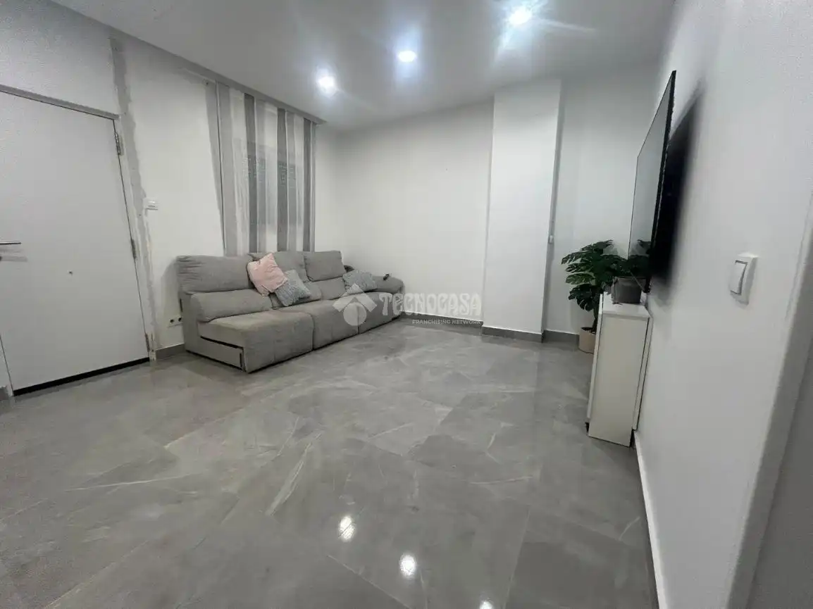 Sala de estar de Piso en venta en Barcelona con Aire acondicionado y Amueblado