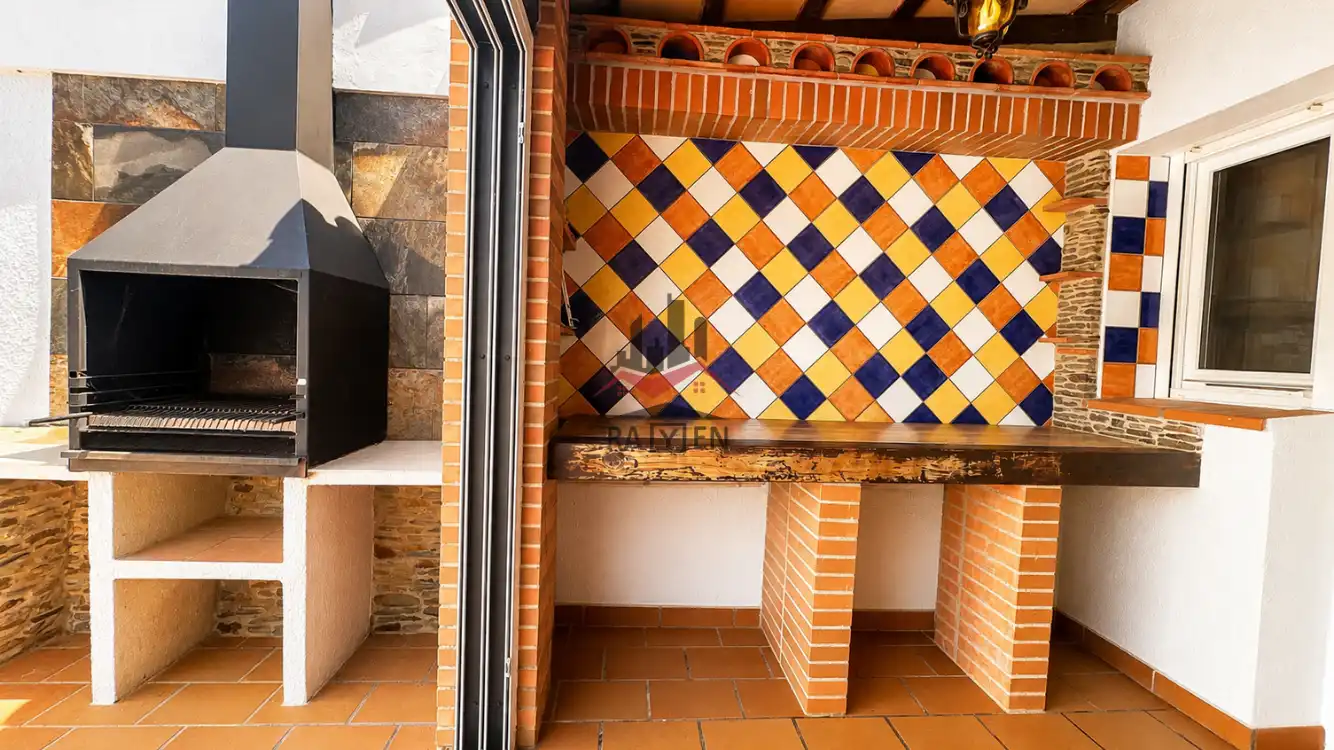 Casa adosada en venda a Avinyonet de Puigventós