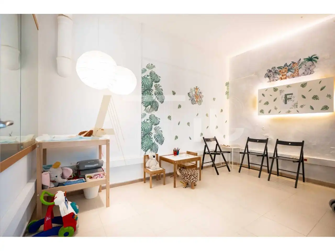 Living room of Commercial properties for sale in Sabadell  with Air Conditioner
