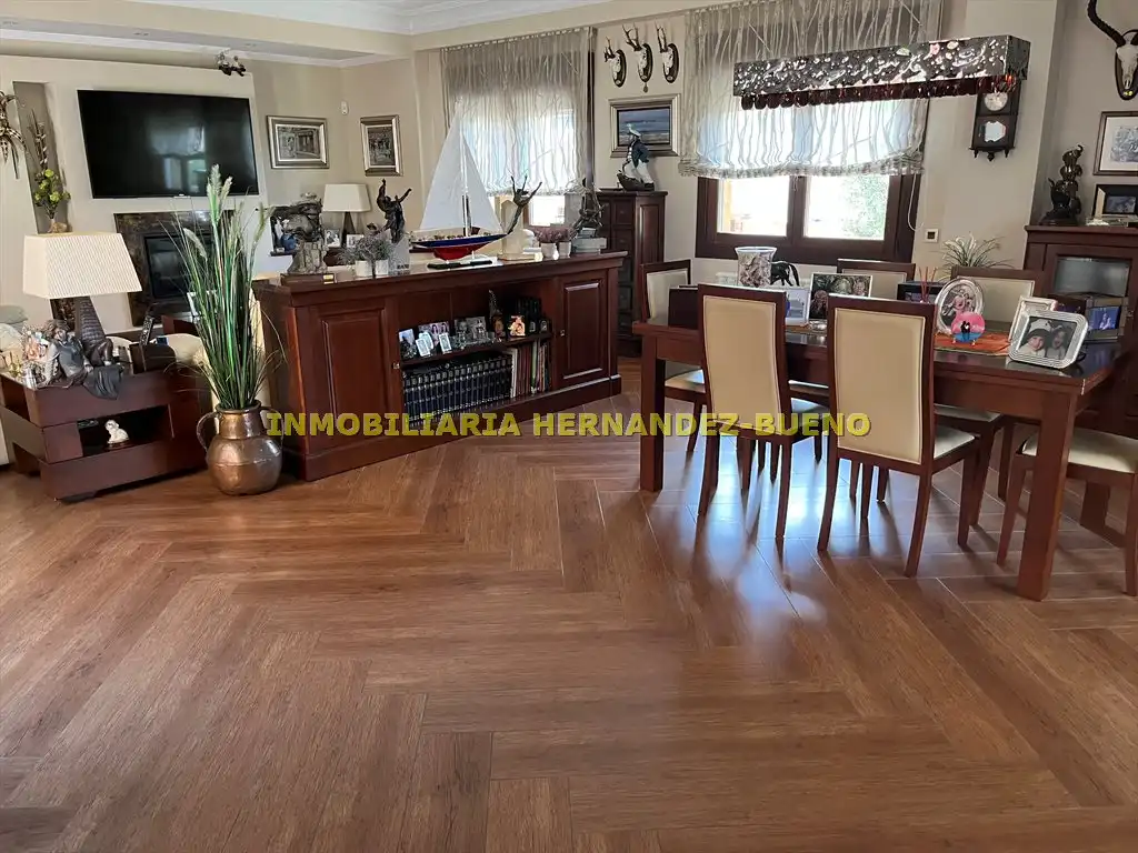 Comedor de Casa o chalet en venta en Carbajosa de la Sagrada con Aire acondicionado, Calefacción y Jardín privado