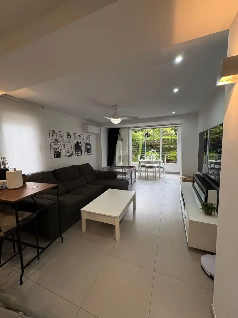 Sala d'estar de Planta baixa en venda en Marbella amb Aire condicionat, Terrassa i Moblat