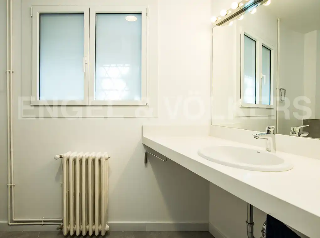 Bathroom of Flat for rent in Barcelona  with Air Conditioner, Heating and Private garden