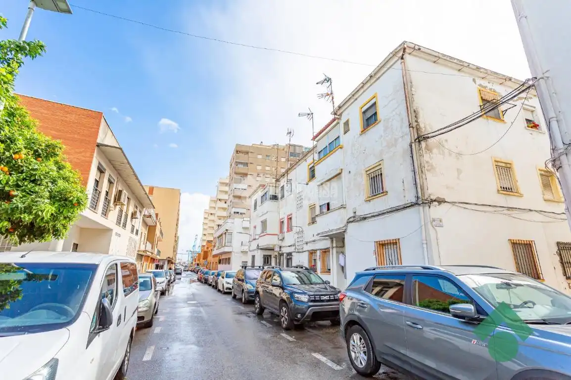 Vista exterior de Piso en venta en Algeciras con Aire acondicionado