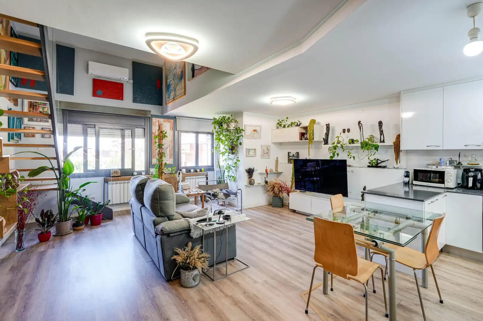 Sala d'estar de Pis en venda en Barcelona amb Aire condicionat, Parquet i Terrassa