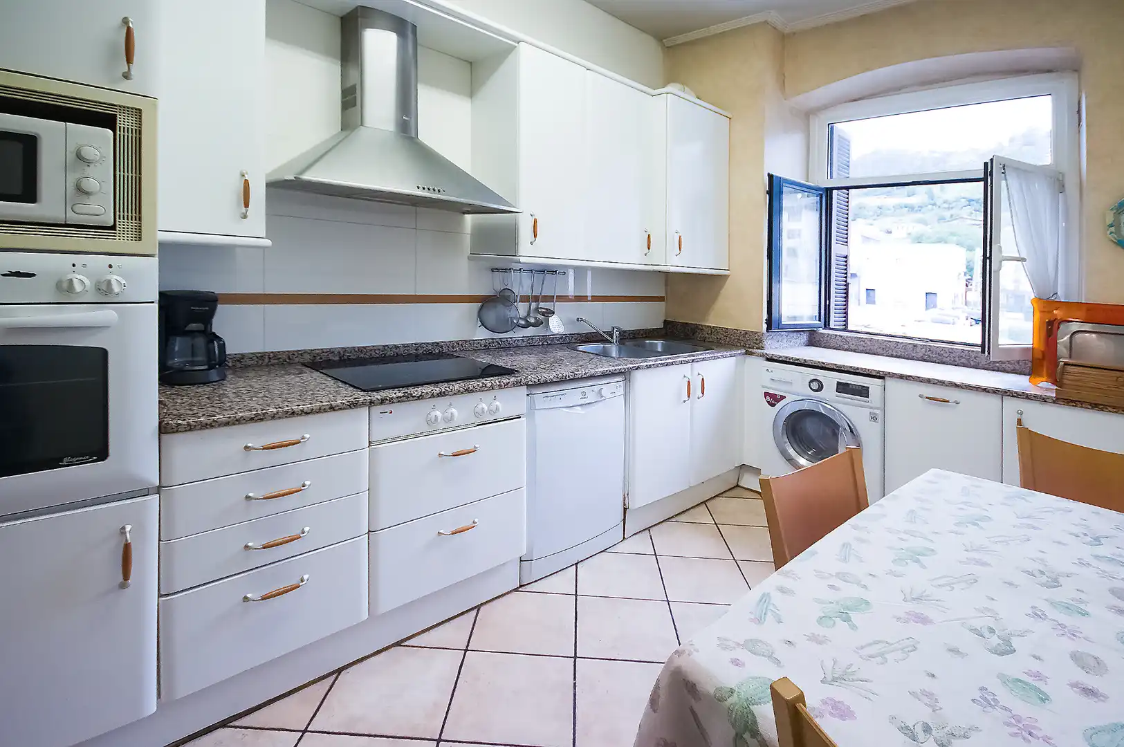Cocina de Piso en venta en Tolosa con Calefacción, Amueblado y Horno