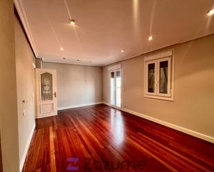 Living room of Flat to rent in Sestao   with Heating, Oven and Washing machine