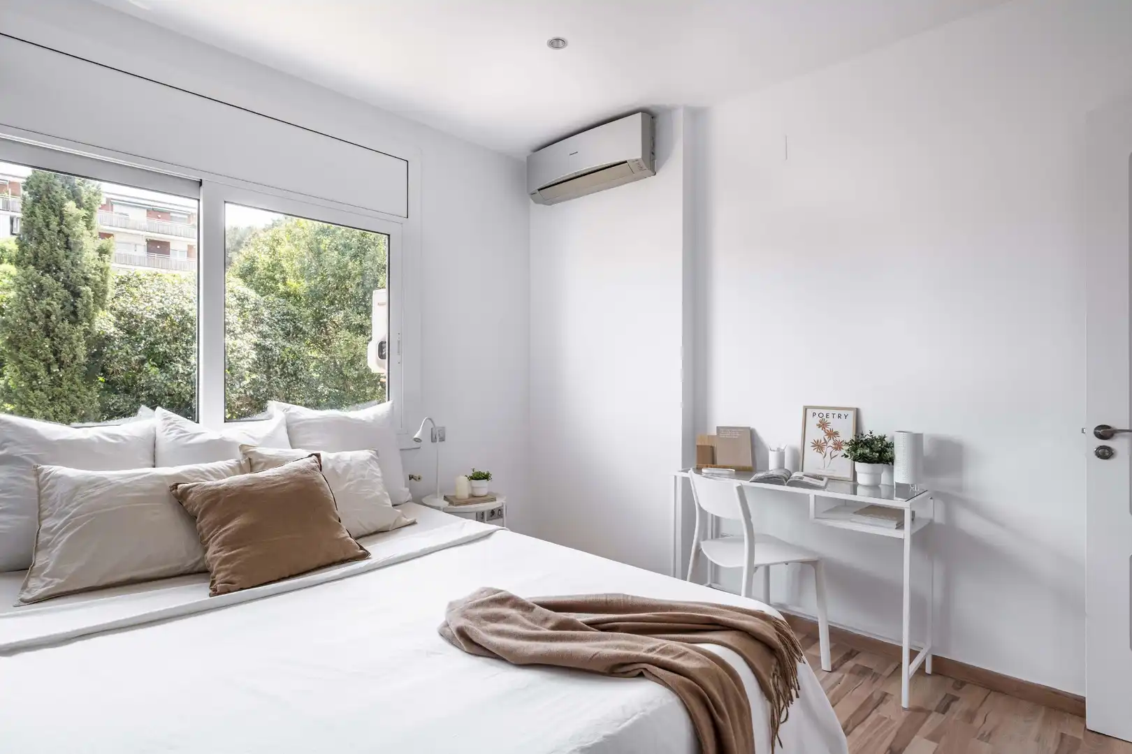 Dormitori de Casa o xalet en venda en Barcelona amb Aire condicionat, Calefacció i Jardí privat
