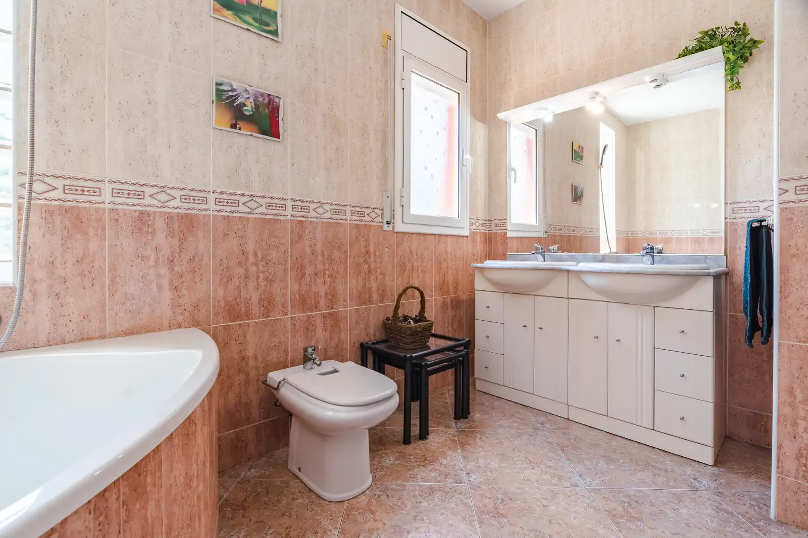 Bathroom of Houses for sale in La Secuita  with Air Conditioner, Heating and Private garden