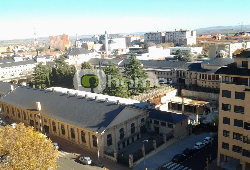 Vista exterior de Dúplex en venda en Zamora Capital  amb Parquet, Terrassa i Traster
