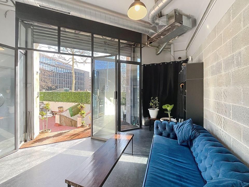 Terrassa de Local en venda en  Barcelona Capital amb Terrassa i Moblat