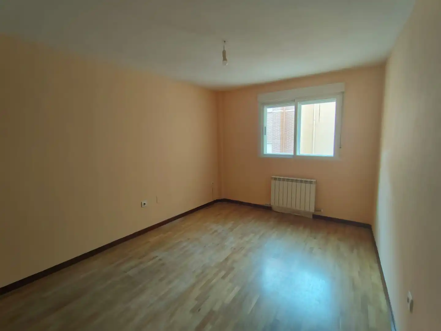 Bedroom of Flat for sale in Cistérniga  with Heating, Parquet flooring and Terrace