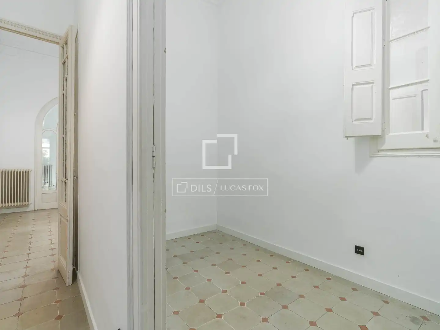 Flat for sale in Barcelona  with Air Conditioner, Terrace and Storage room