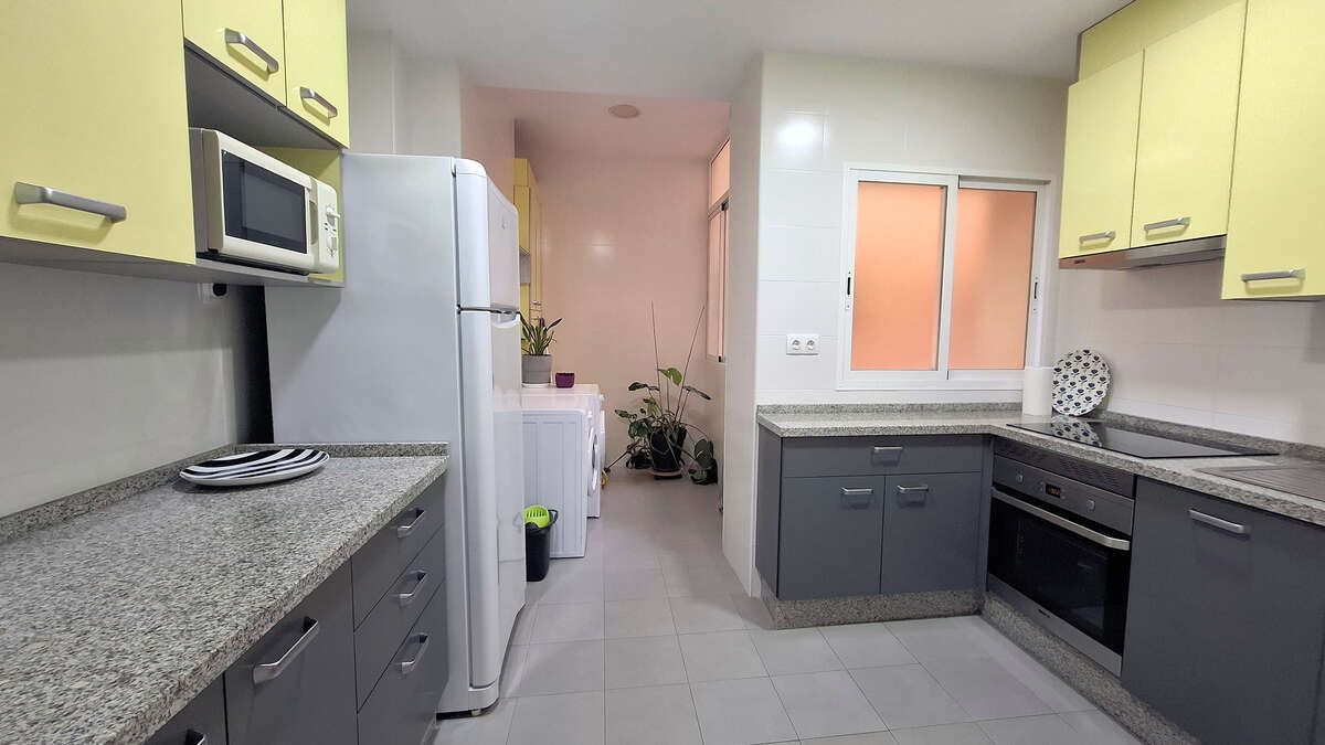 Kitchen of Flat to rent in  Córdoba Capital  with Air Conditioner, Furnished and Oven