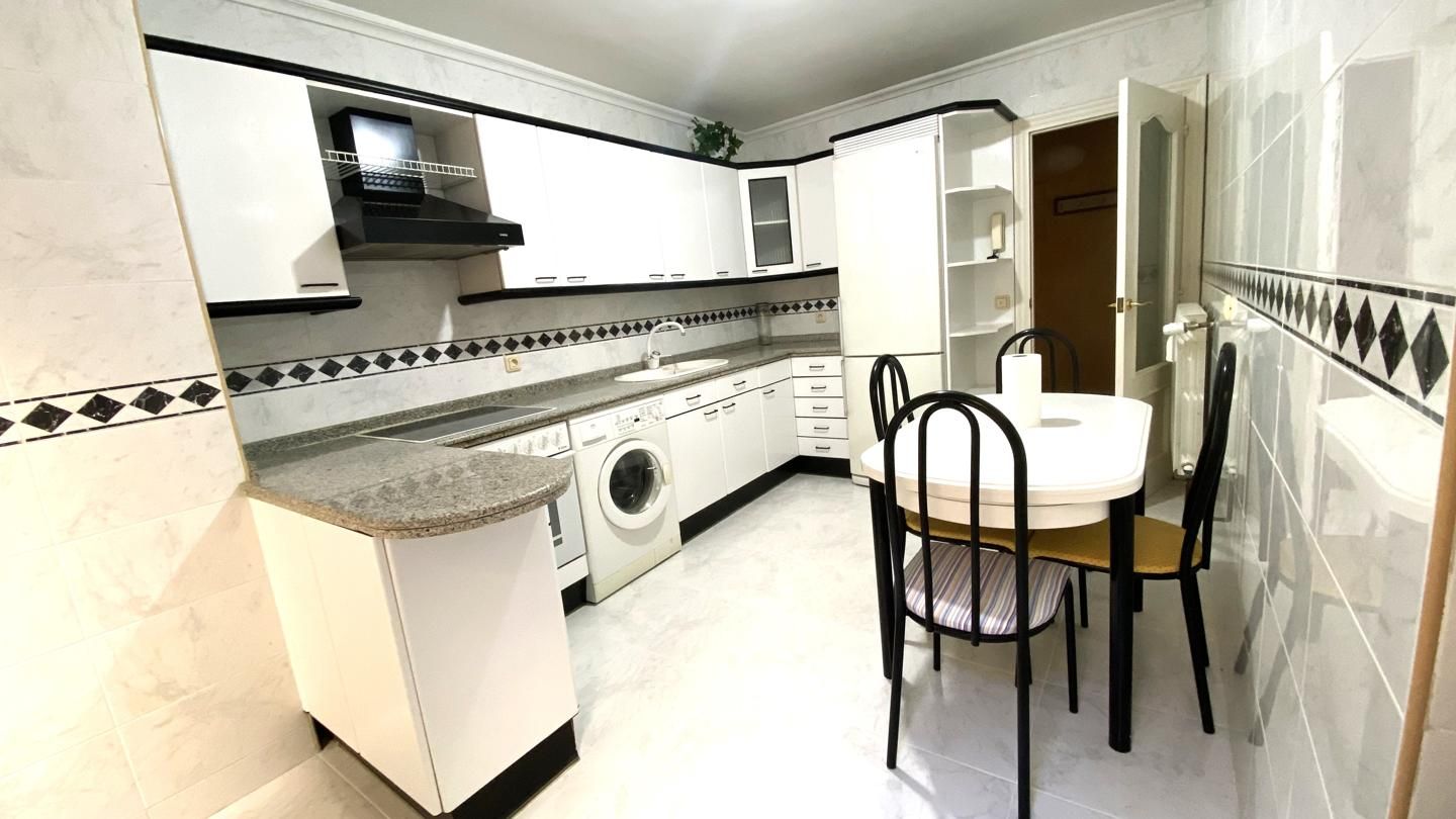 Kitchen of Flat for sale in Aranda de Duero  with Heating, Storage room and Furnished