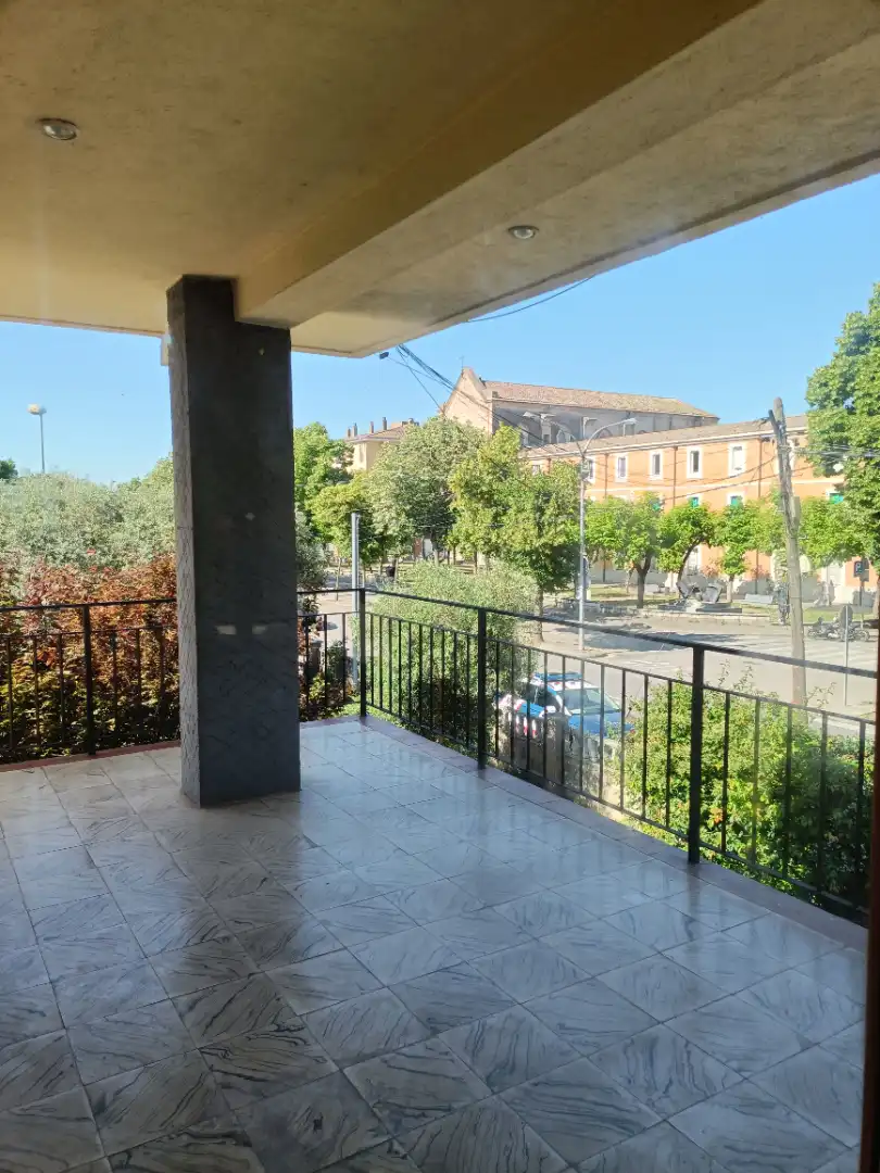 Vista exterior de Casa o xalet en venda en Girona amb Calefacció, Jardí privat i Parquet