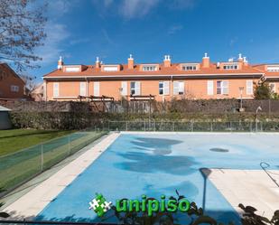 Piscina de Casa adosada en venda en Leganés amb Aire condicionat i Terrassa