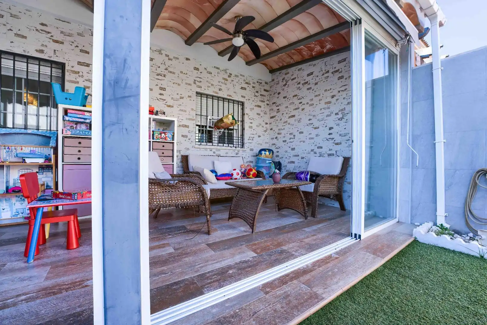Terraza de Casa adosada en venta en Bormujos con Aire acondicionado, Jardín privado y Terraza