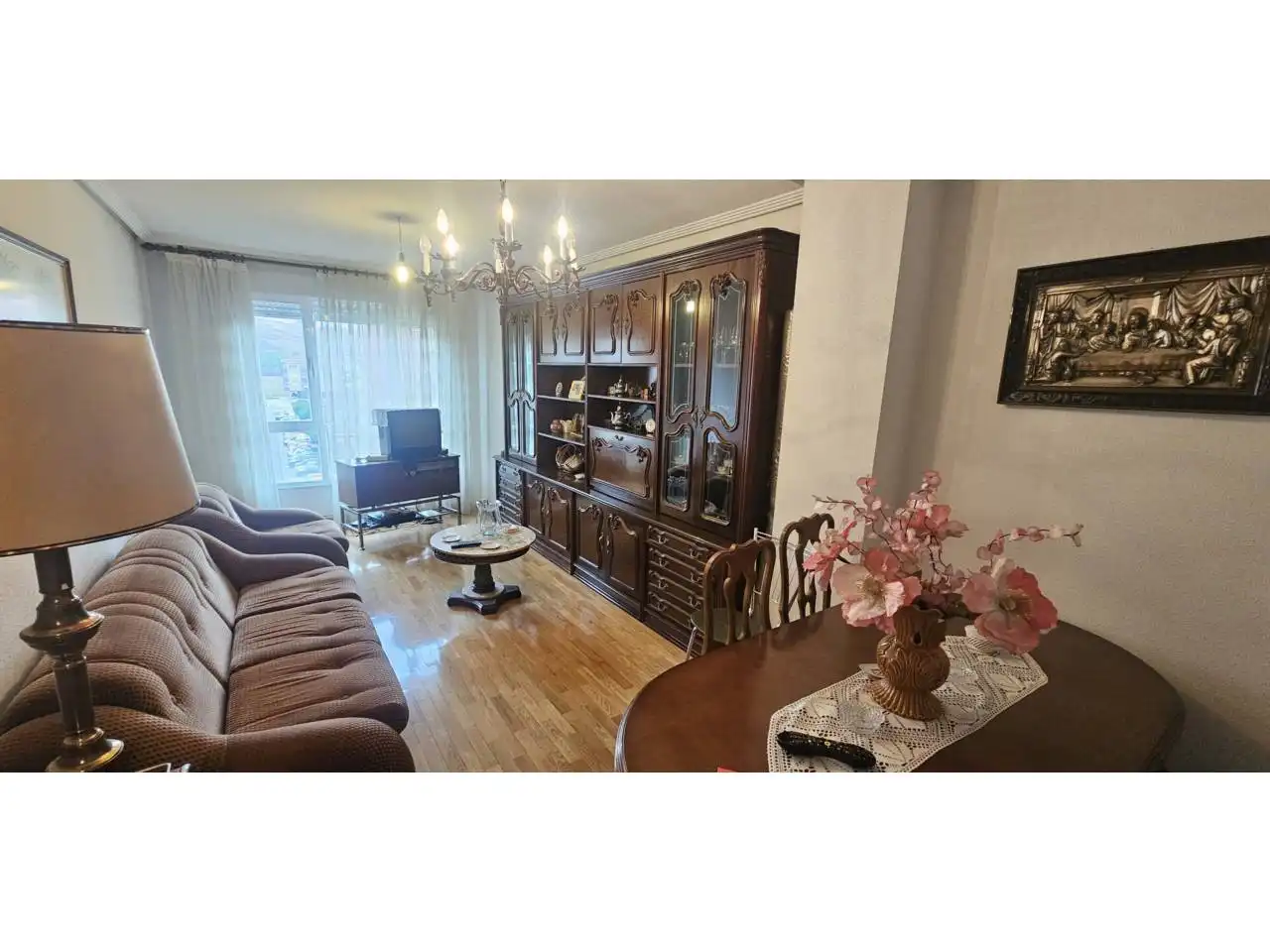 Vista exterior de Apartament en venda en León Capital  amb Calefacció, Parquet i Traster