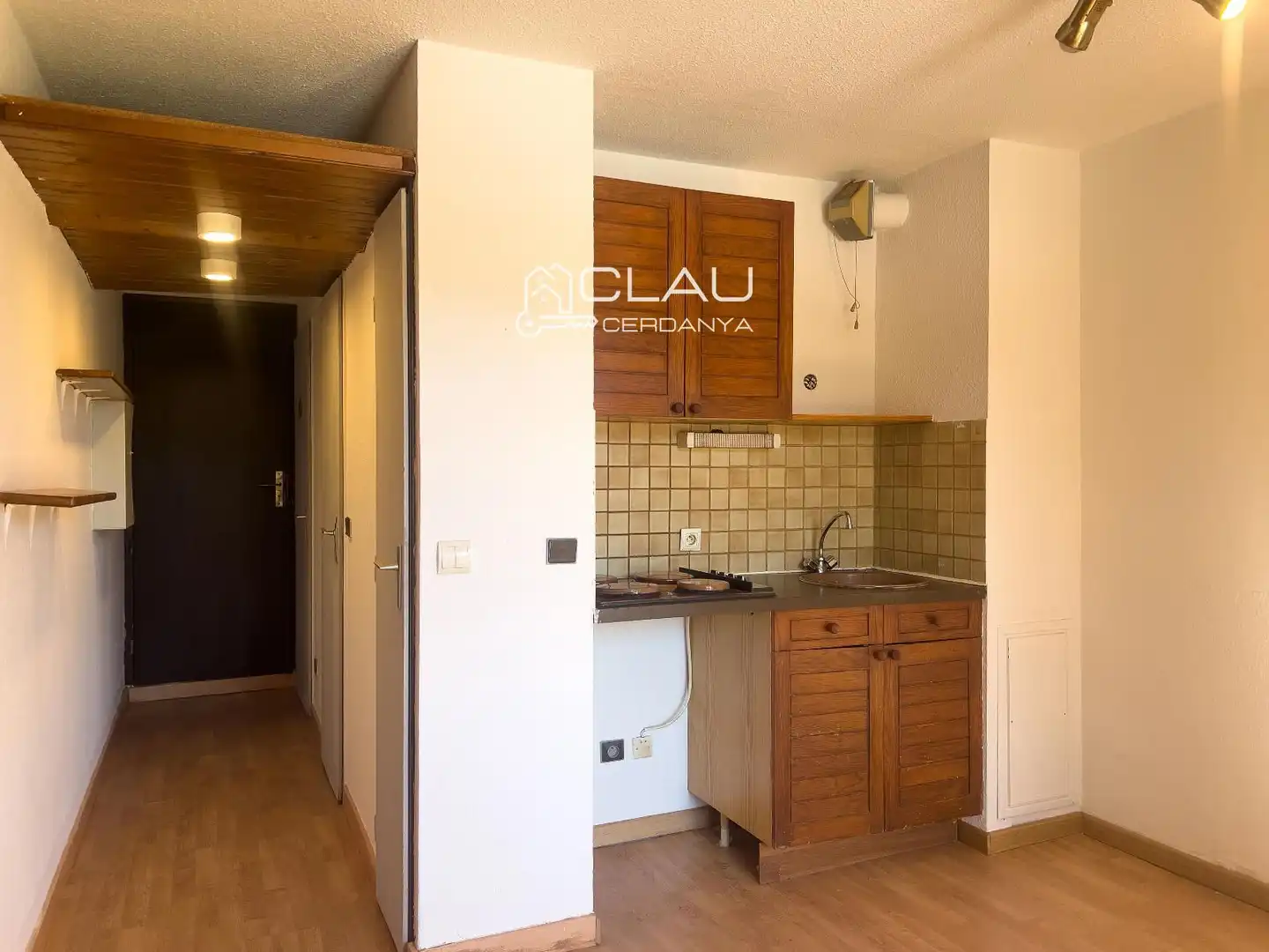 Cocina de Piso en venta en Sainte - Léocadie con Calefacción, Parquet y Terraza