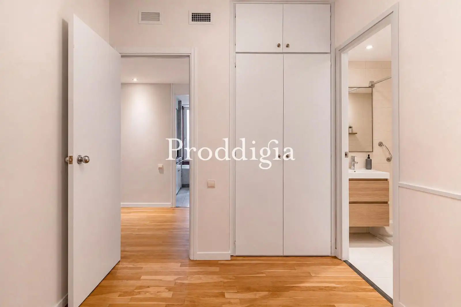 Flat for rent in Via Augusta, Sant Gervasi- Galvany