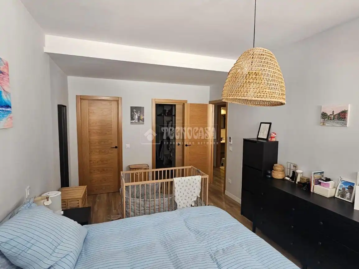 Schlafzimmer von Geschaftsraum zum Verkauf in Madrid mit Klimaanlage und Heizung
