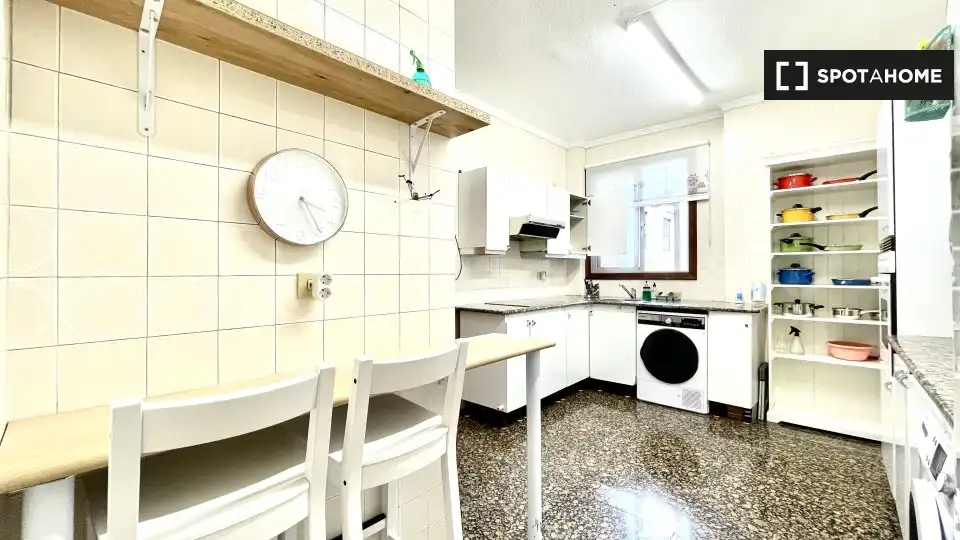 Cocina de Piso para compartir en Bilbao  con Aire acondicionado, Terraza y Amueblado