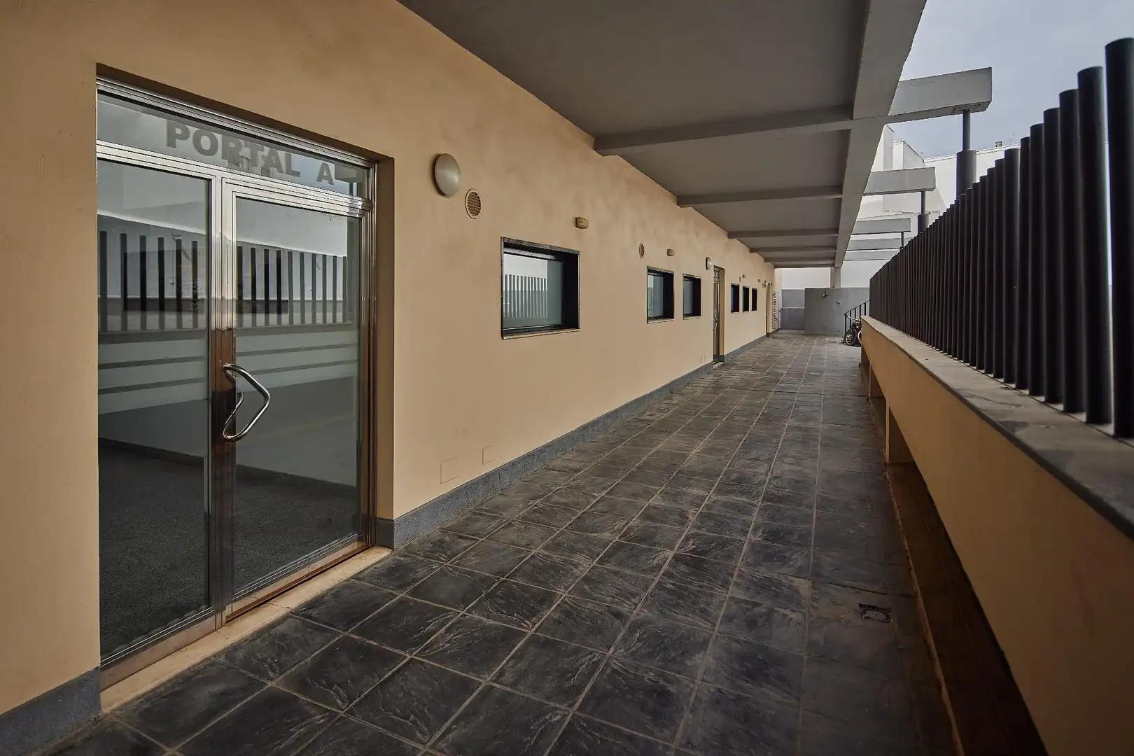 Vista exterior de Piso en venta en Cádiz con Aire acondicionado