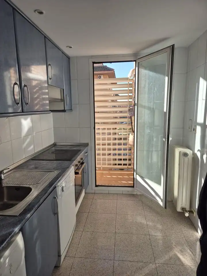 Kitchen of Flat for sale in Zaragoza  with Heating, Terrace and Storage room