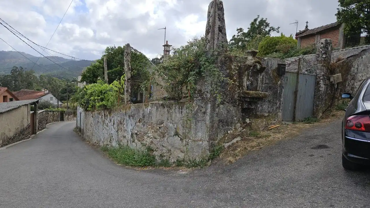 Vista exterior de Casa o xalet en venda en O Porriño   amb Calefacció, Jardí privat i Traster