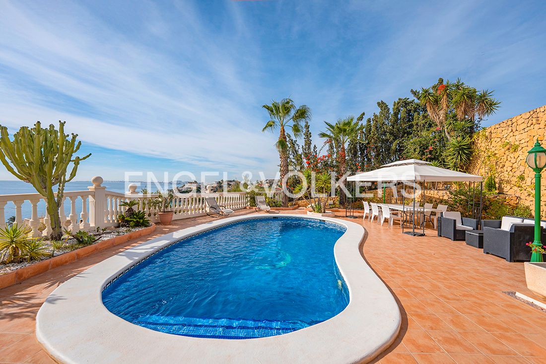 Exterior view of House or chalet for sale in El Campello  with Air Conditioner, Heating and Private garden