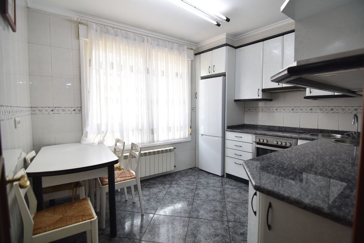 Kitchen of Flat to rent in Soraluze / Plasencia de las Armas  with Heating