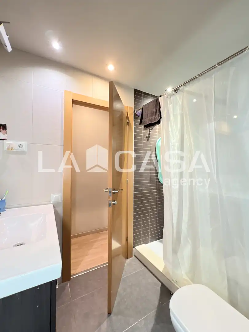 Flat for sale in Llefià