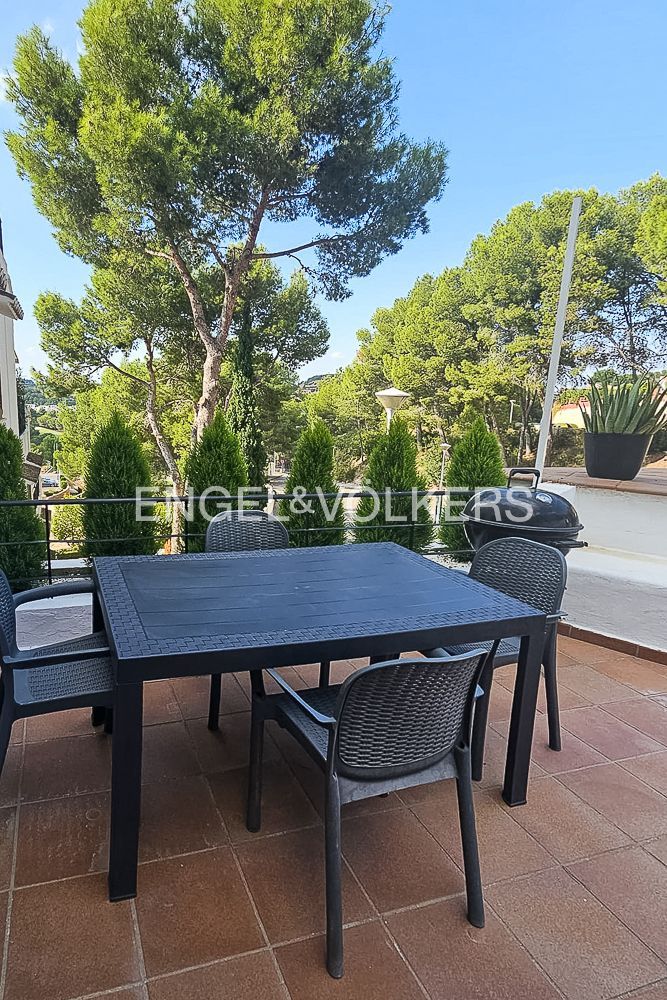 Terrasse von Dachboden miete in Chiva mit Klimaanlage, Heizung und Privatgarten