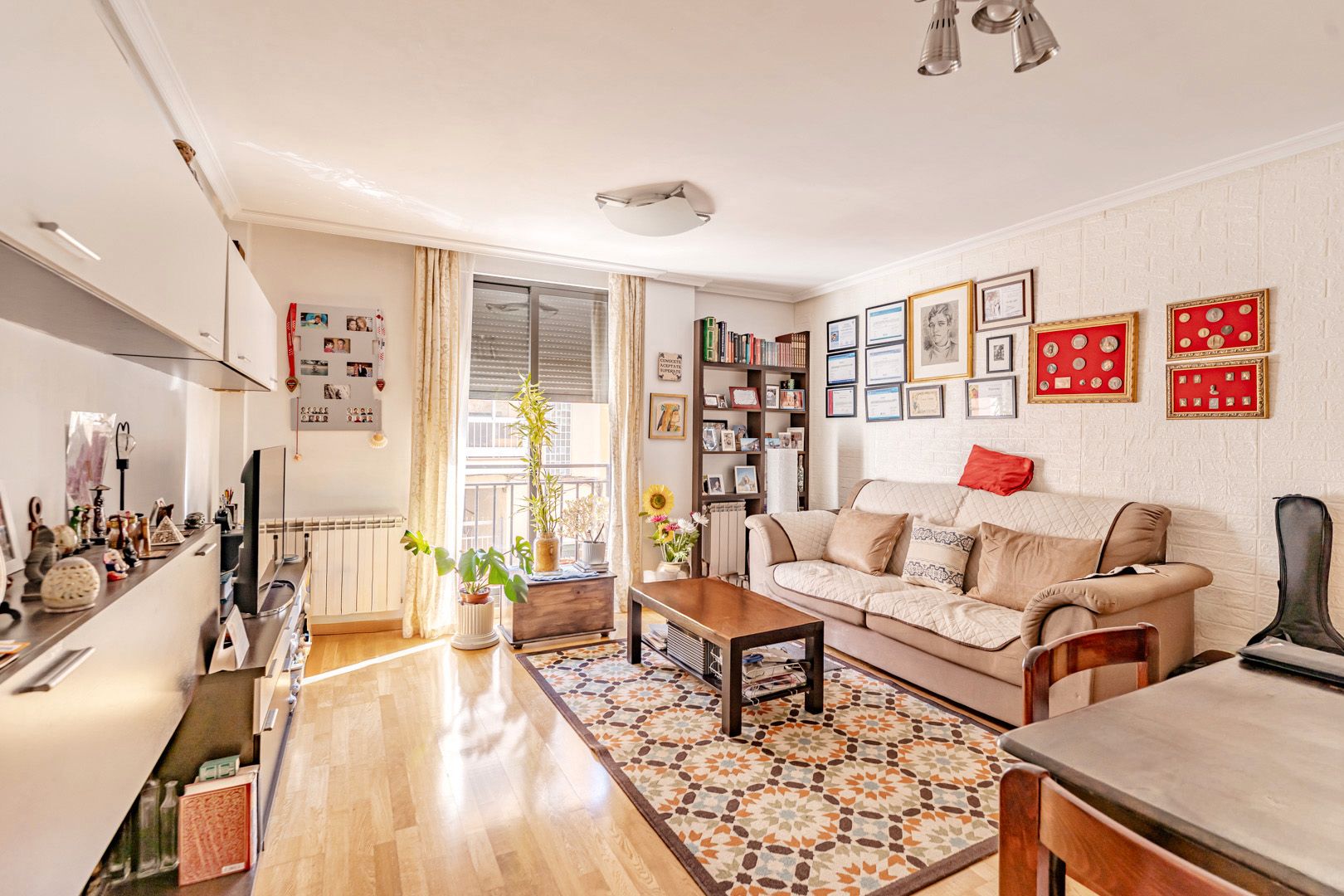 Living room of Flat for sale in  Madrid Capital  with Air Conditioner, Heating and Storage room
