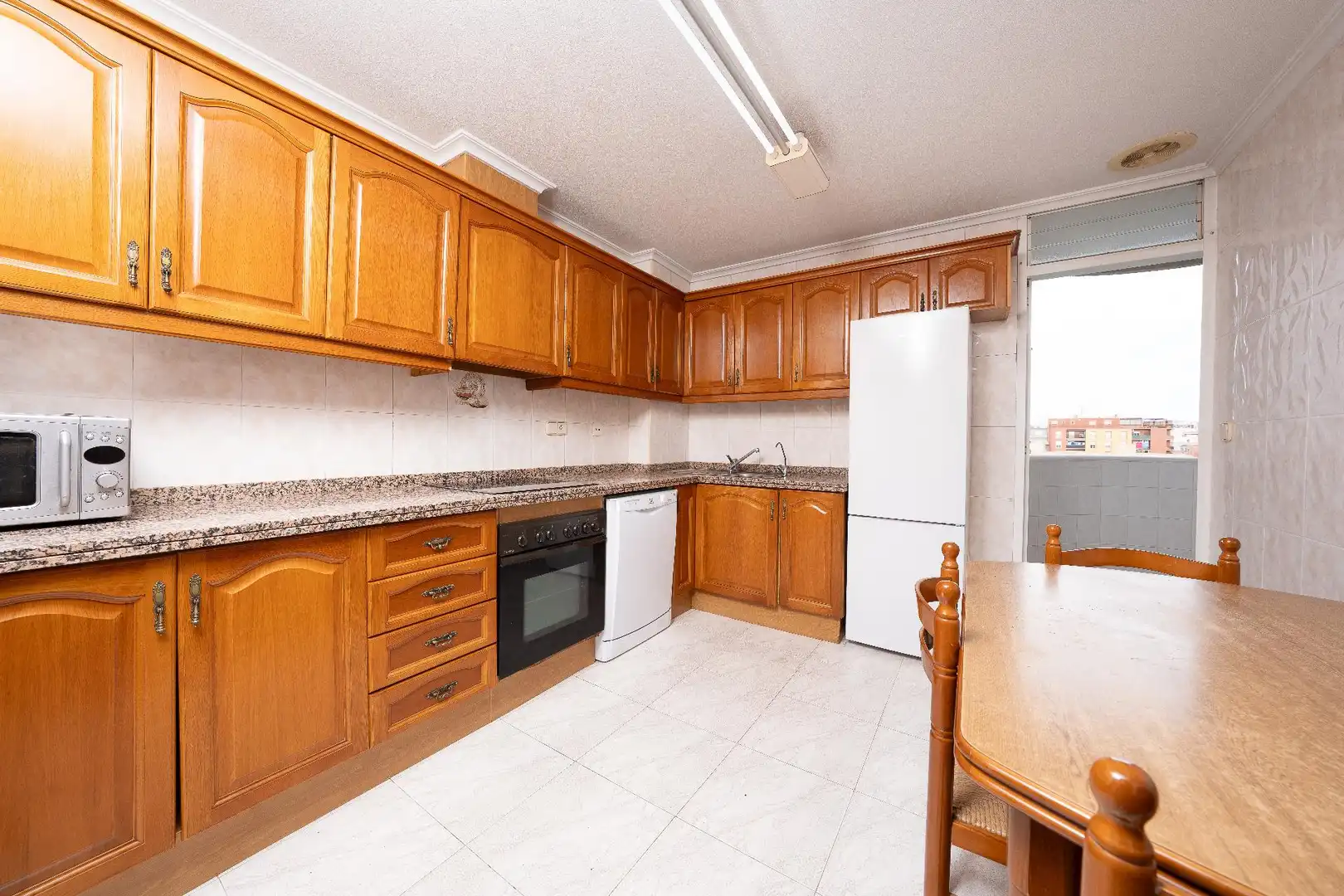 Cocina de Piso en venta en Elche / Elx con Aire acondicionado, Terraza y Balcón