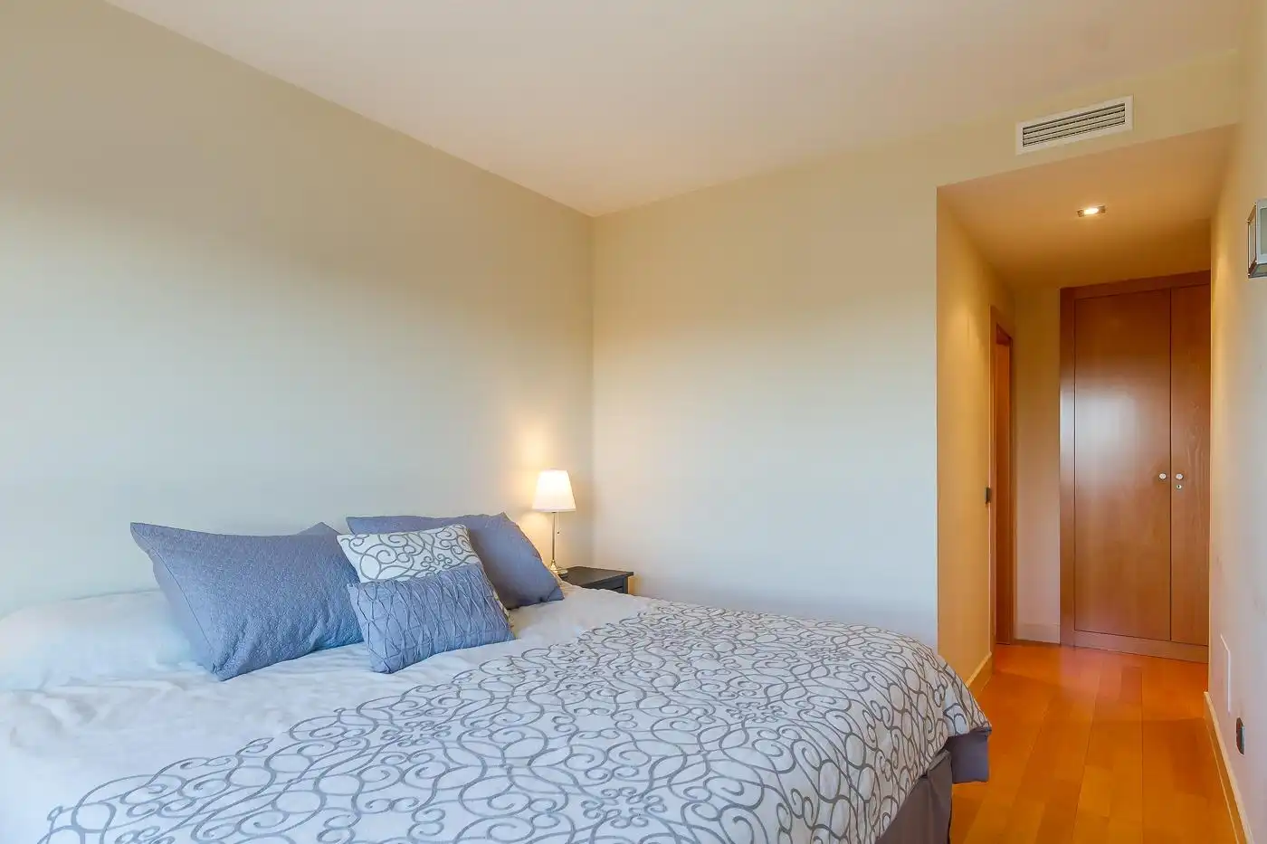 Habitación de Piso en venta en Madrid con Aire acondicionado, Calefacción y Jardín privado