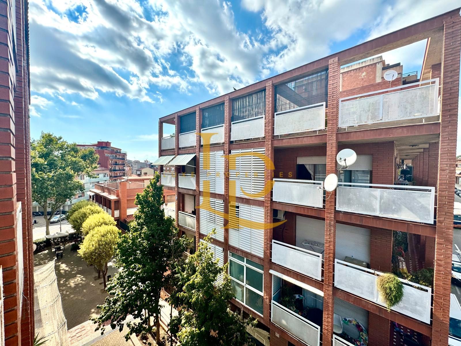 Exterior view of Flat for sale in Rubí  with Air Conditioner, Heating and Terrace