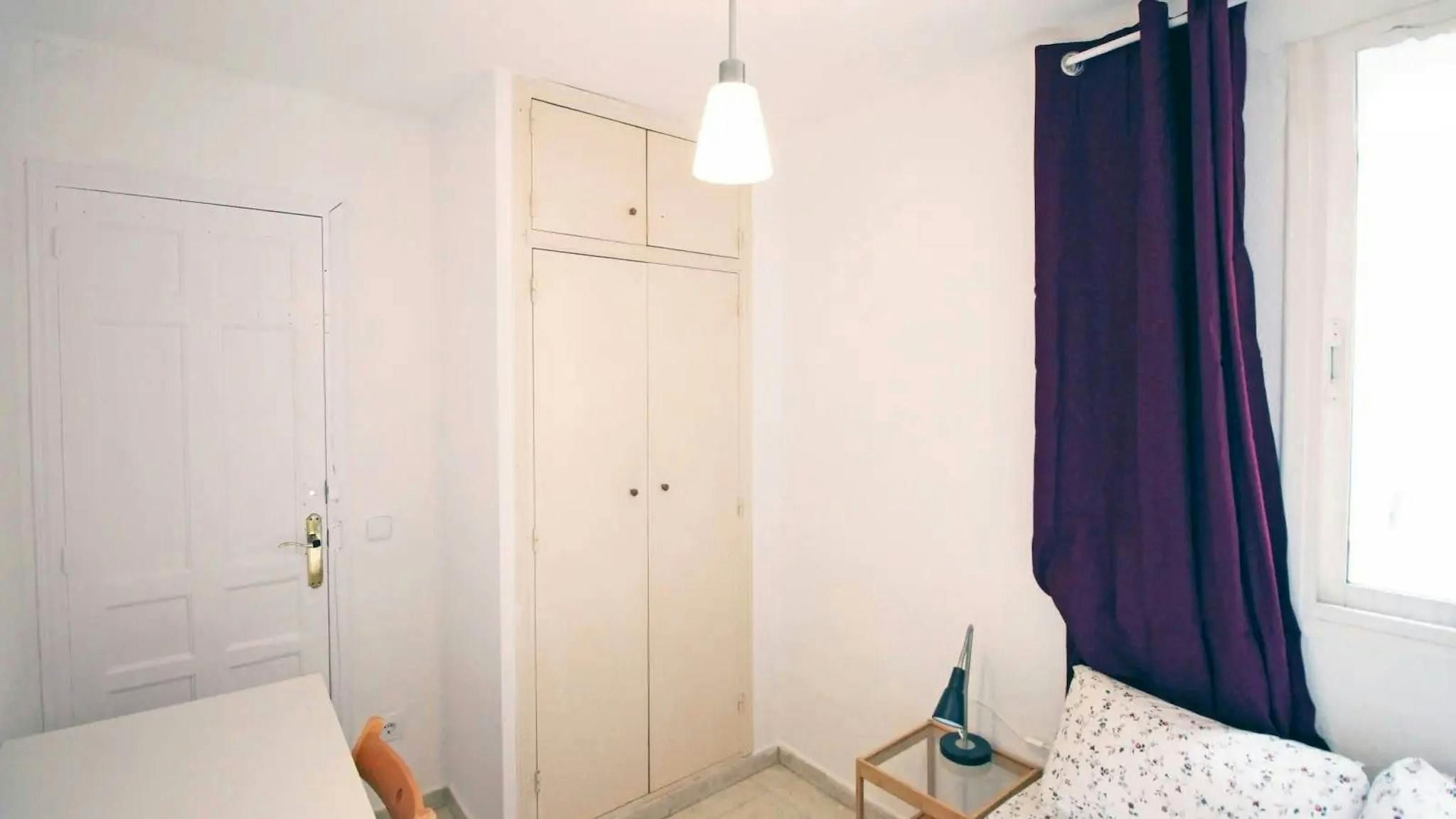 Habitación de Piso para compartir en  Barcelona Capital con Amueblado y Lavadora