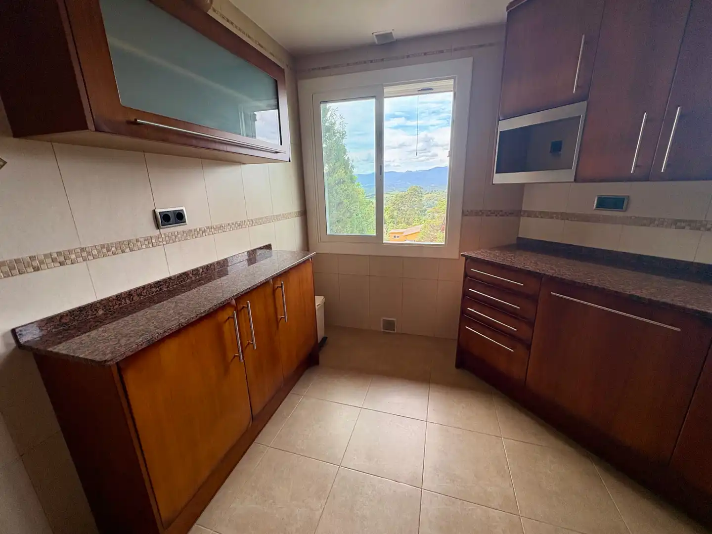 Küche von Haus oder Chalet zum Verkauf in Vallgorguina mit Heizung und Privatgarten