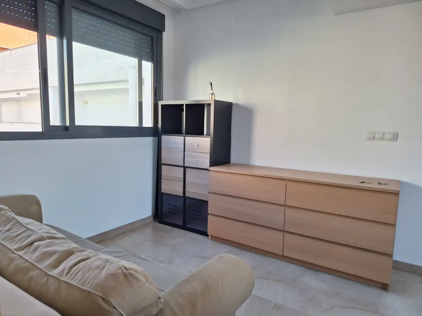 Schlafzimmer von Dachboden zur Miete in Valencia mit Klimaanlage, Heizung und Terrasse
