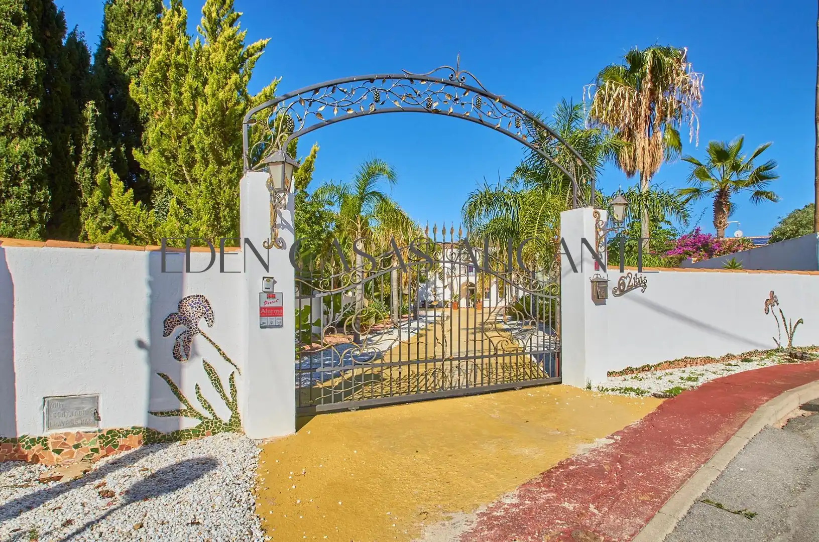Detached house with pool for sale in Calle Carrasqueta, imagen 4