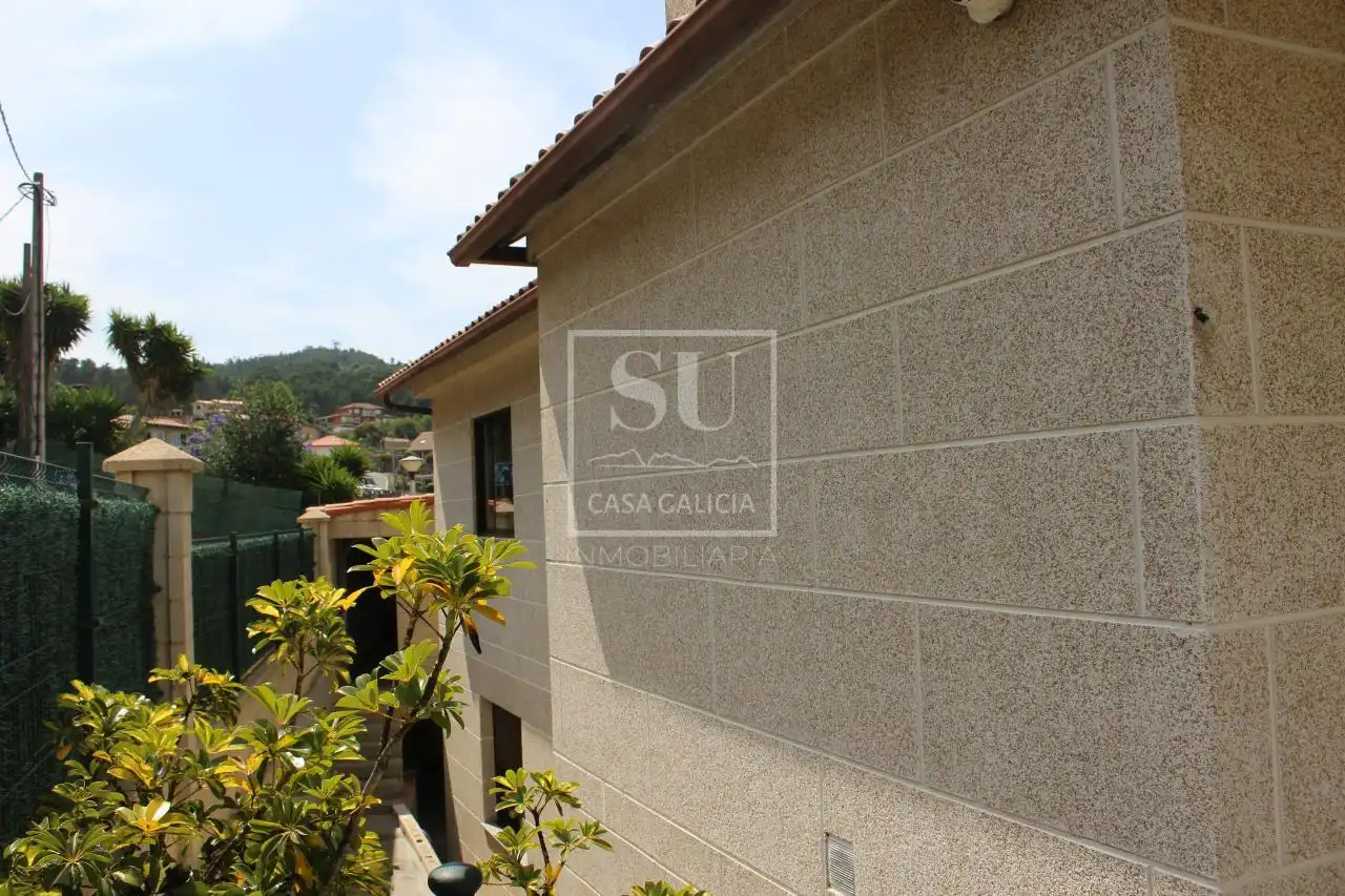Vista exterior de Casa o xalet en venda en Baiona amb Calefacció i Jardí privat
